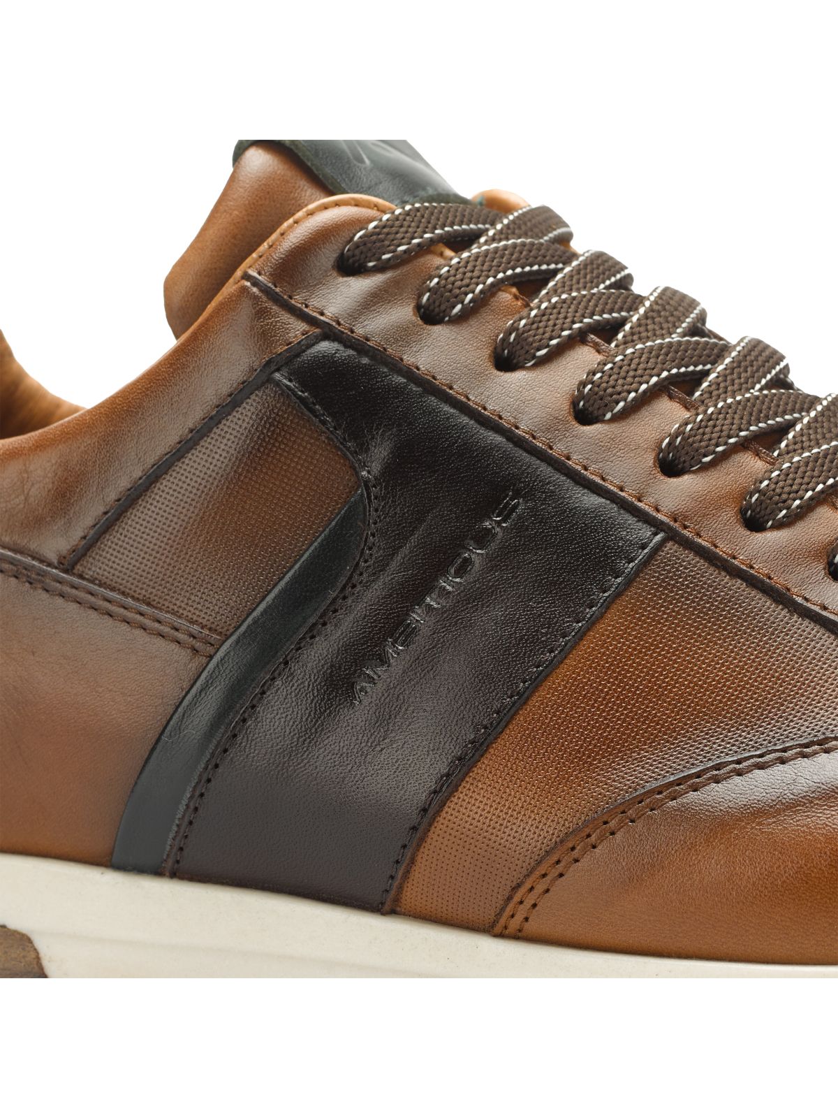 SLOW Classic Sneaker