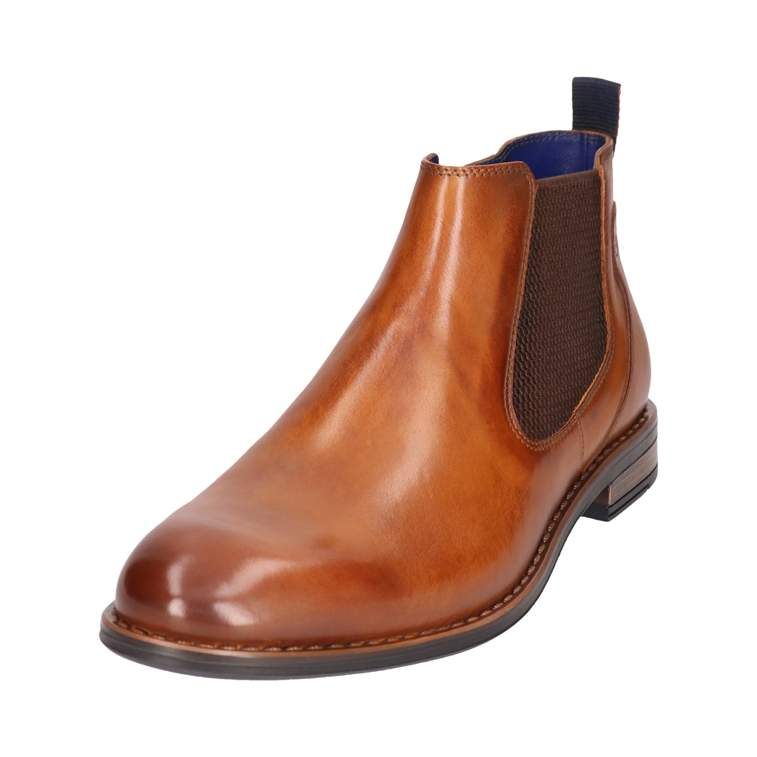 Bugatti Amros Boot combines rugged style with refined craftsmanship, making it a versatile choice for any wardrobe.