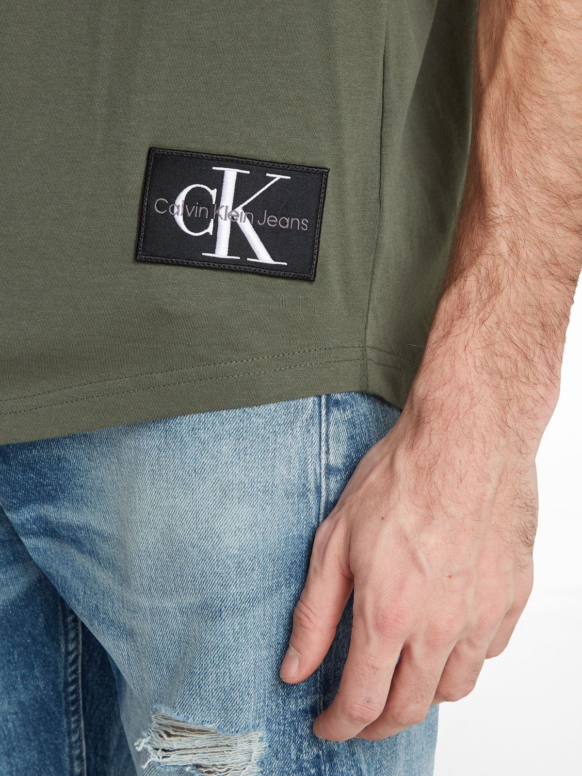 Badge Round Hem tee