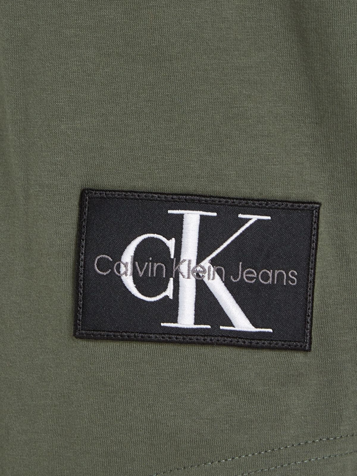 Badge Round Hem tee