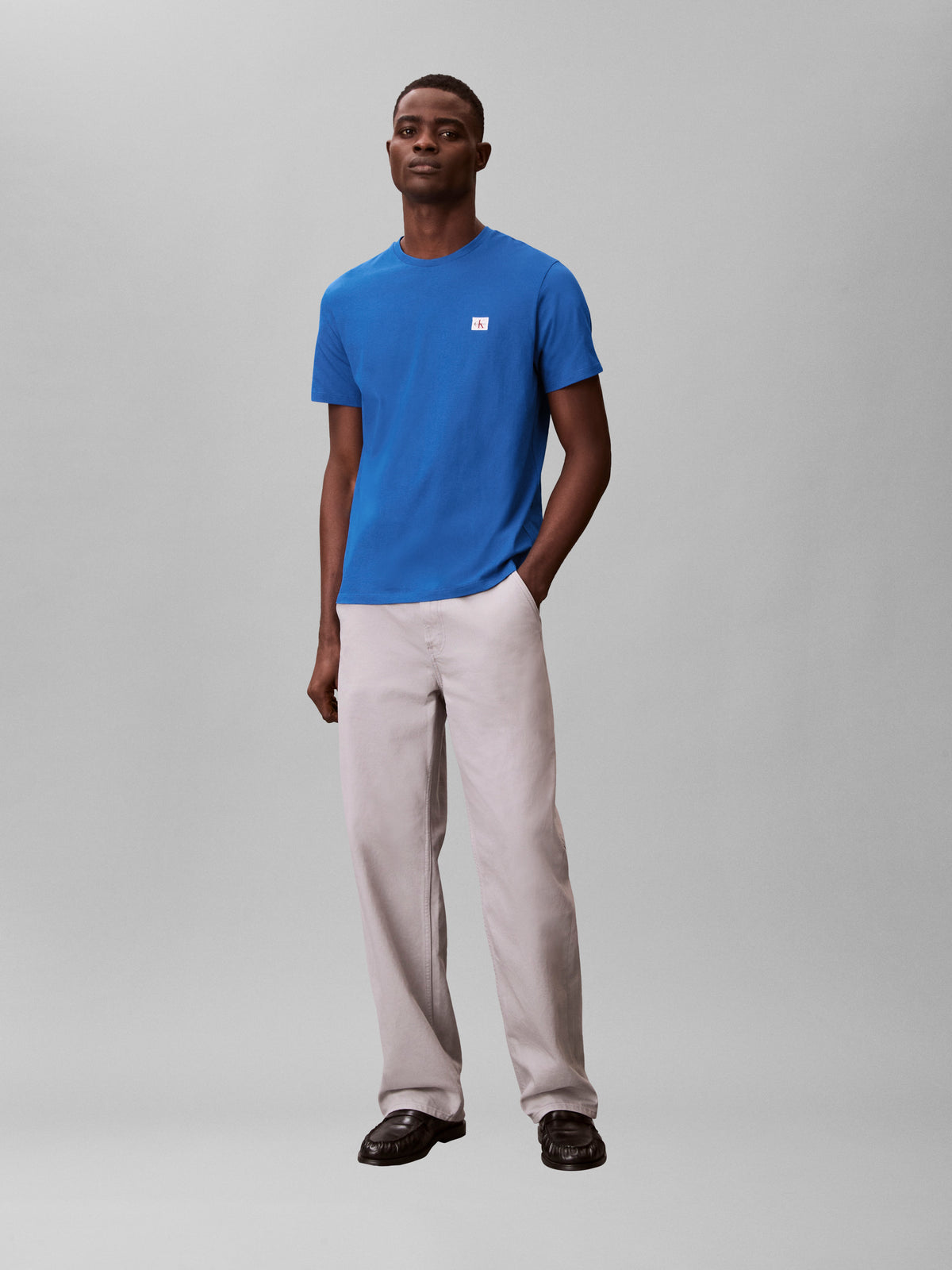 Micro Monologo Tee