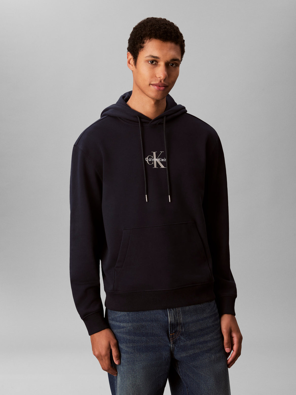 micro monologo hood