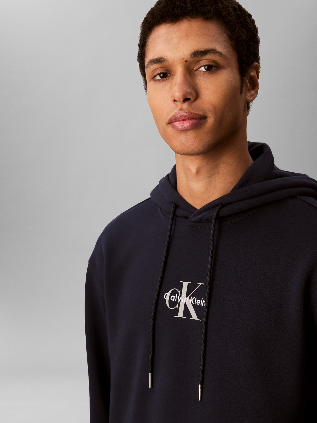 micro monologo hood