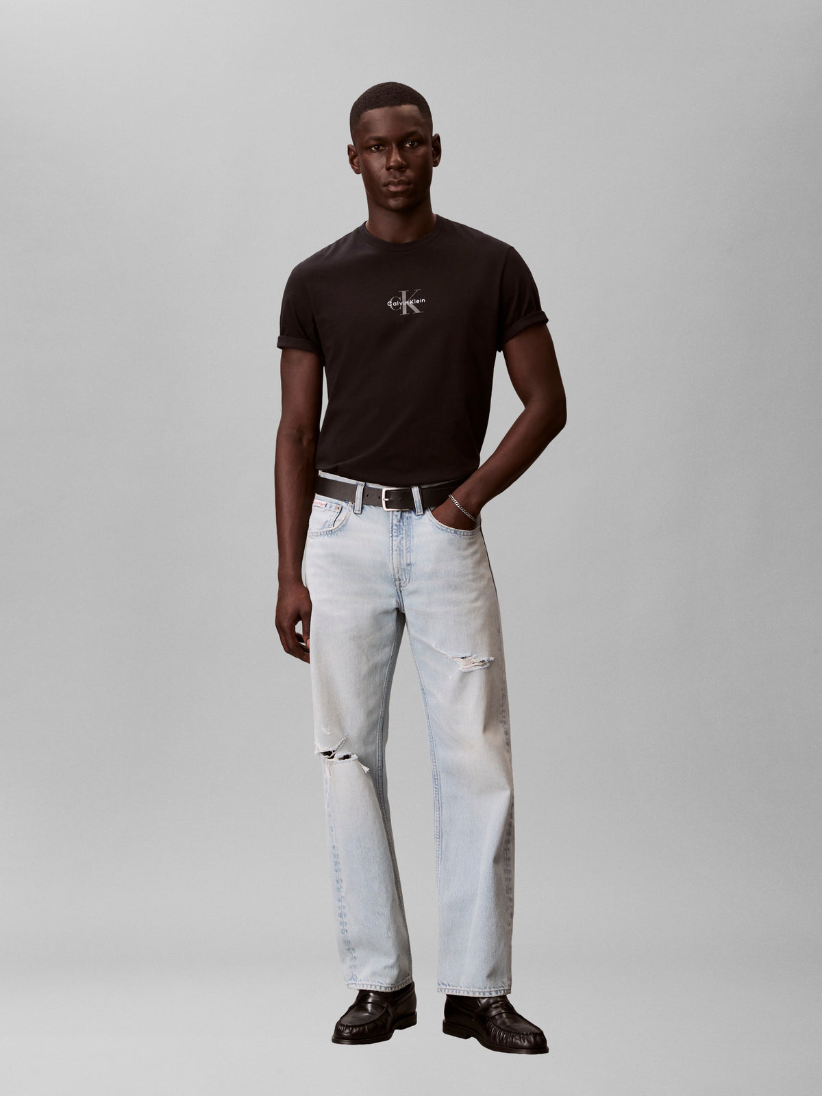 micro monologo tee