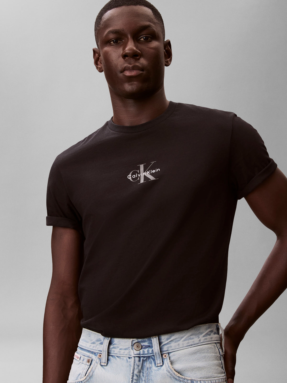 micro monologo tee