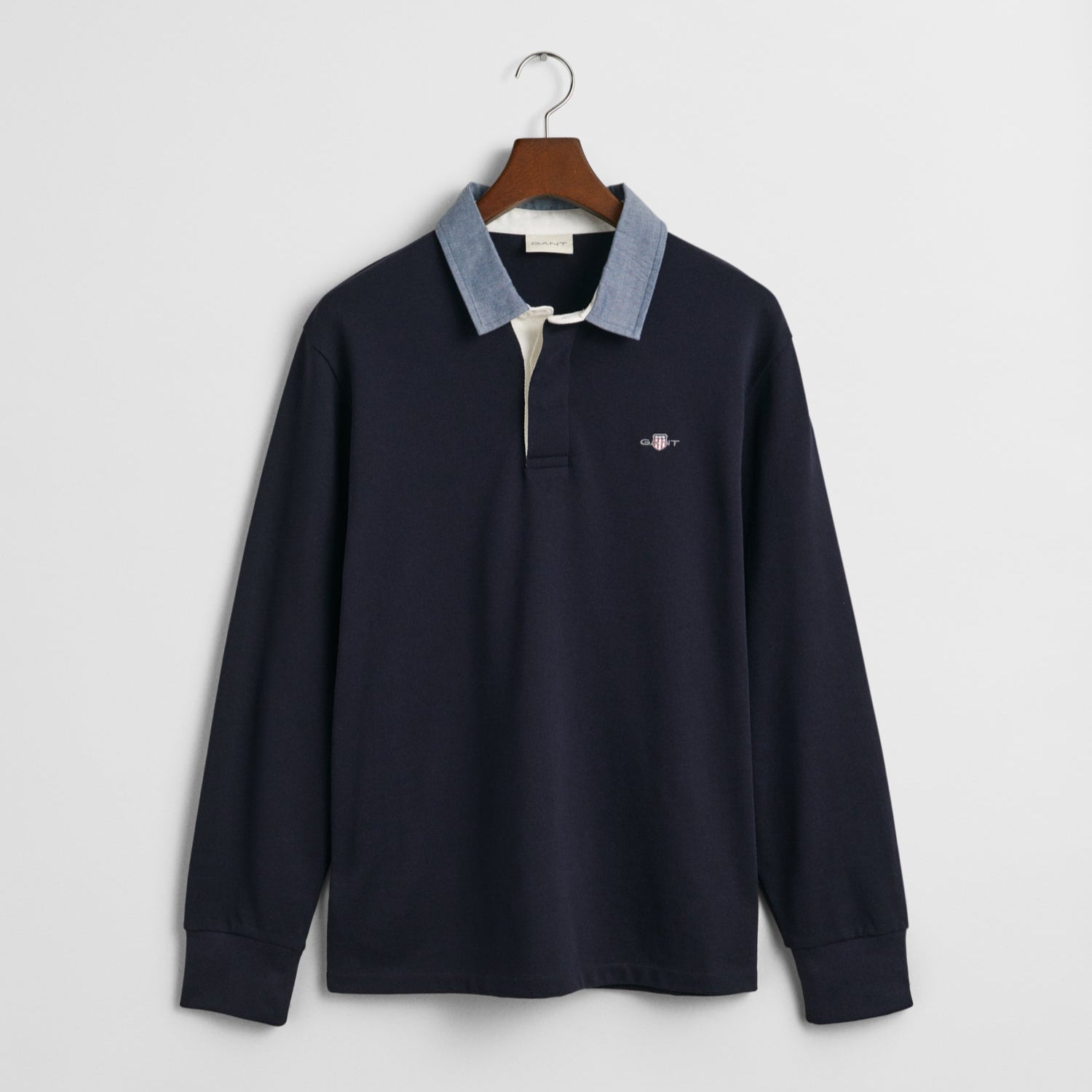 Gant Chambray Heavy Rugger brings a rugged and stylish edge to your casual wardrobe. Made from durable chambray fabric, this long sleeve top combines comfort with a heavy-duty feel, making it perfect for cooler days.