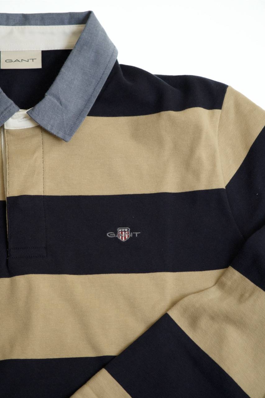 The GANT Chambray Stripe Heavy Rugger is a bold reinterpretation of the classic rugby shirt.