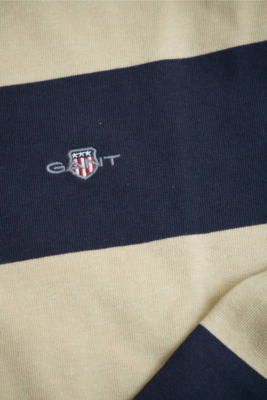 The GANT Chambray Stripe Heavy Rugger is a bold reinterpretation of the classic rugby shirt.