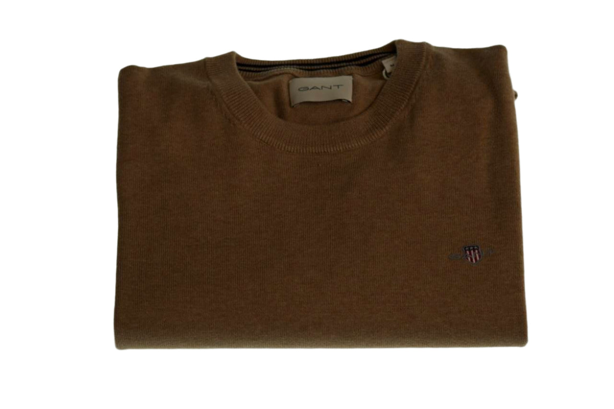 The GANT Classic Cotton Crew Jumper delivers a timeless, clean look built on decades of heritage.