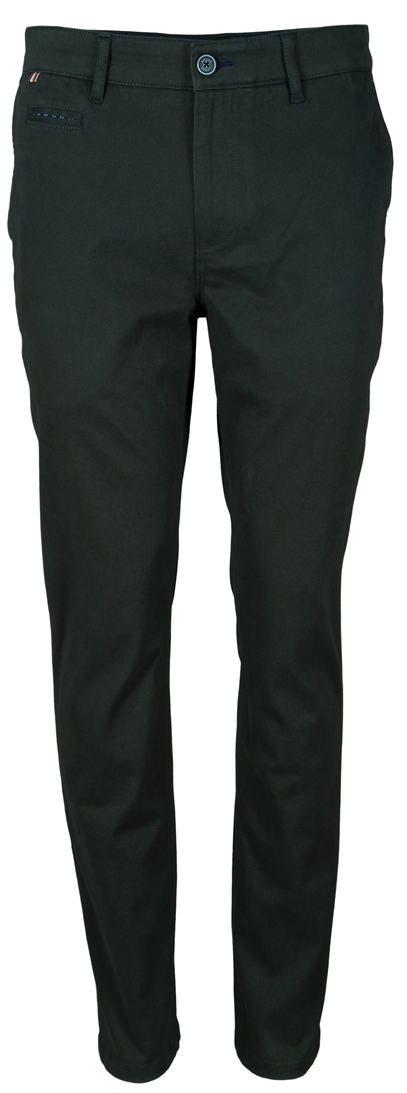 André Lucas Chino is a refined addition to any casual wardrobe, combining comfort and style effortlessly. Made from premium cotton