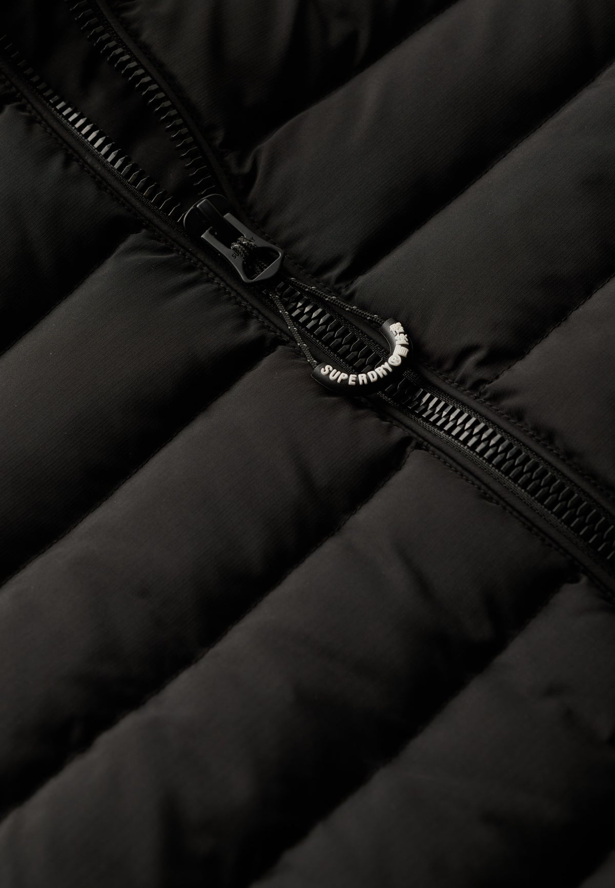 A25 M5011757A 02A Black