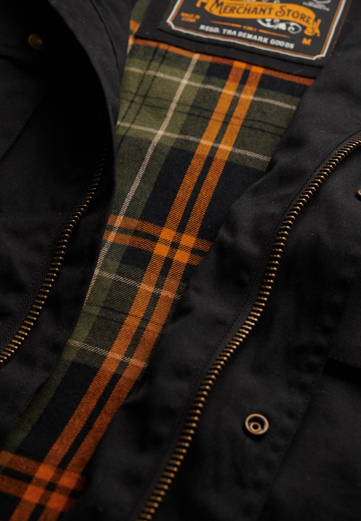 A25 M5012190A 02A Black