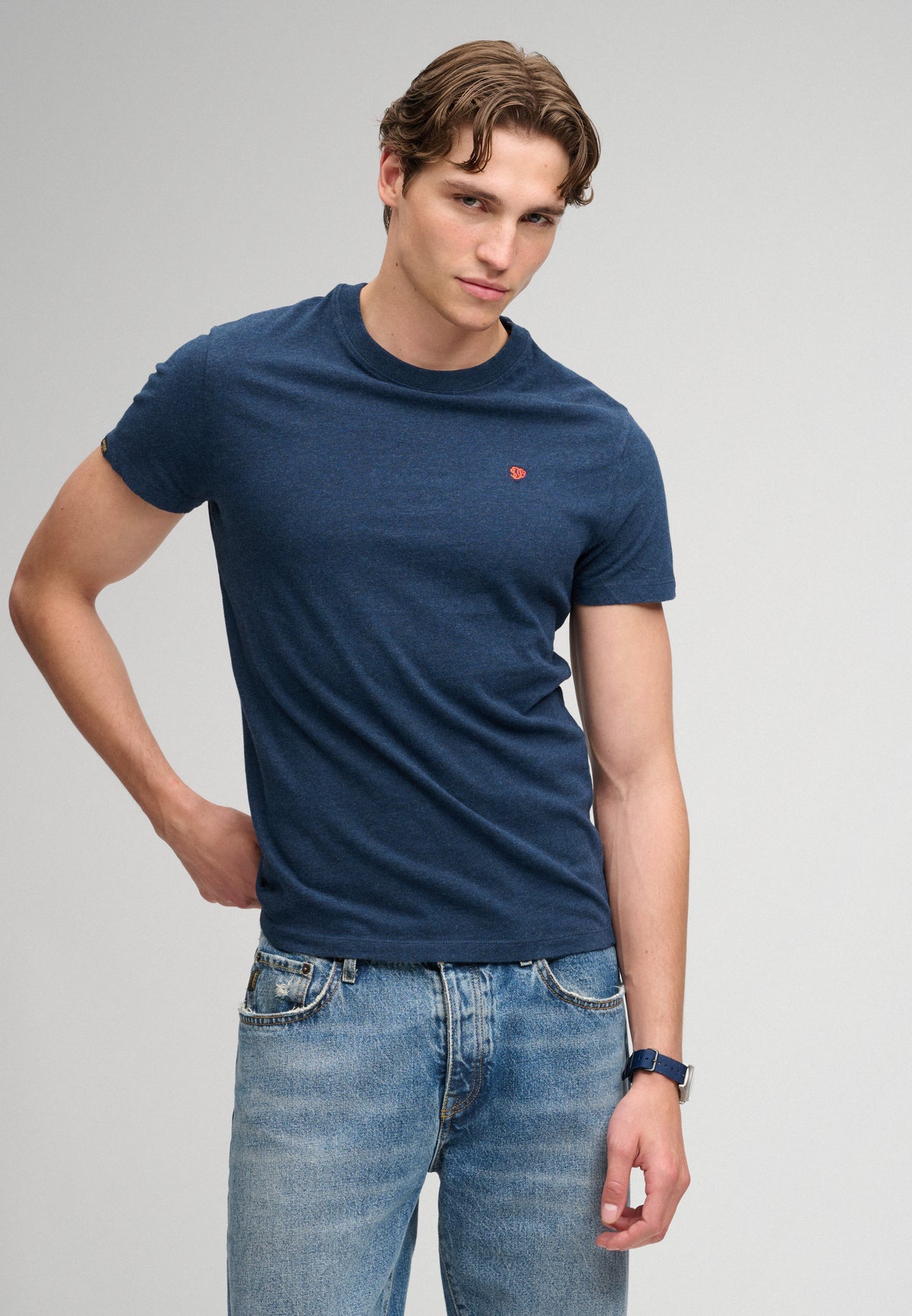 essential logo embroidered tee