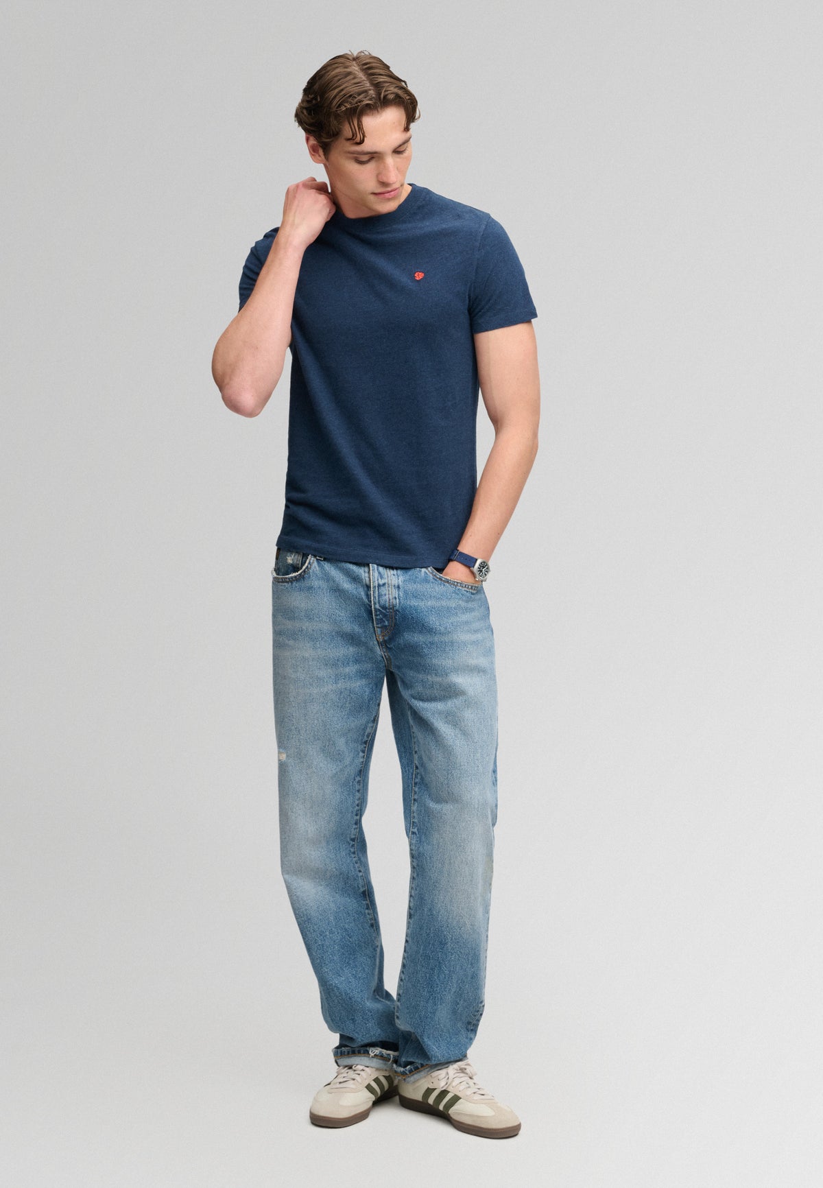 essential logo embroidered tee