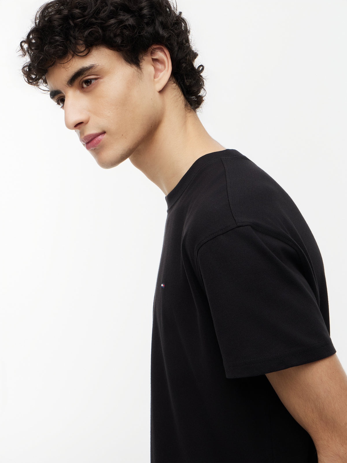 Tommy Jeans Regular Small Flag T-Shirt – Black