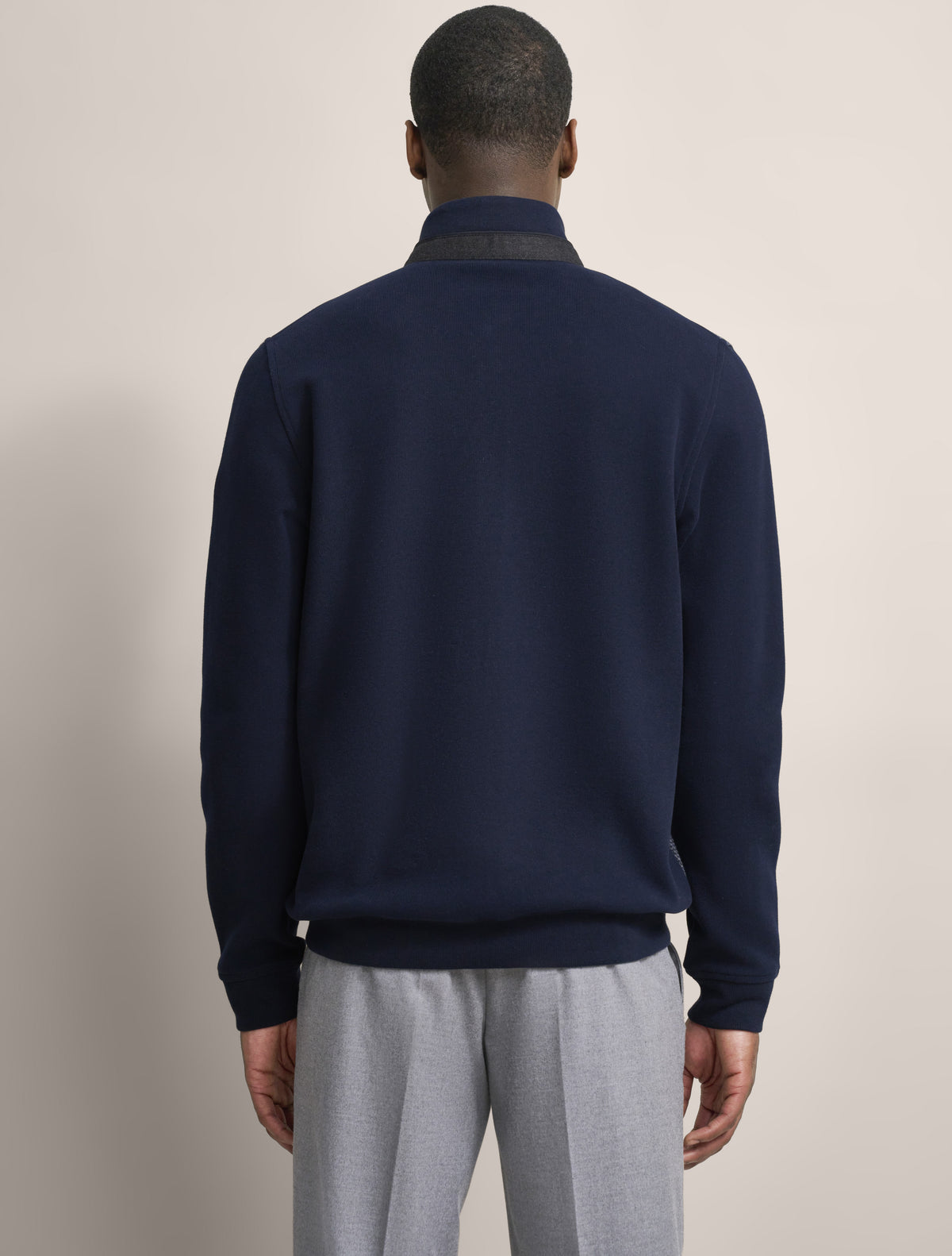 The Bugatti Full Zip Long Sleeve Top combines functionality with modern style, making it a versatile addition to your wardrobe.