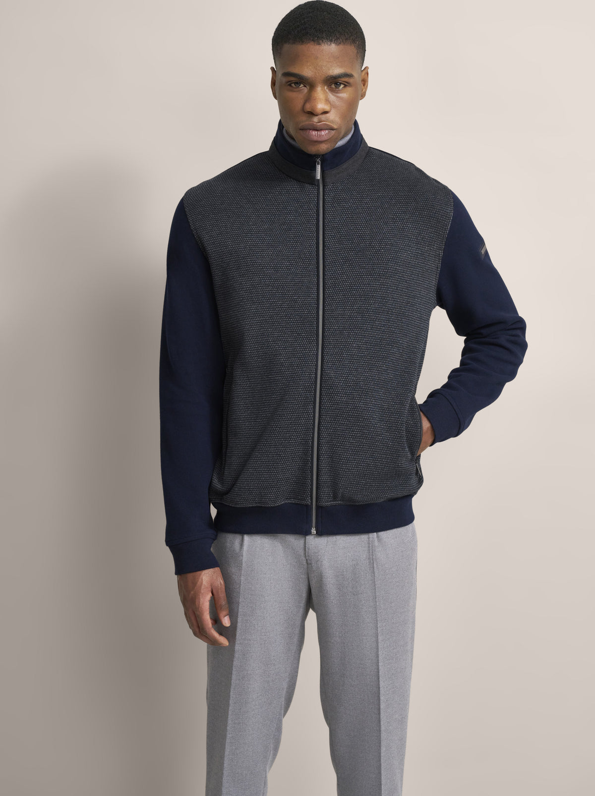 The Bugatti Full Zip Long Sleeve Top combines functionality with modern style, making it a versatile addition to your wardrobe.