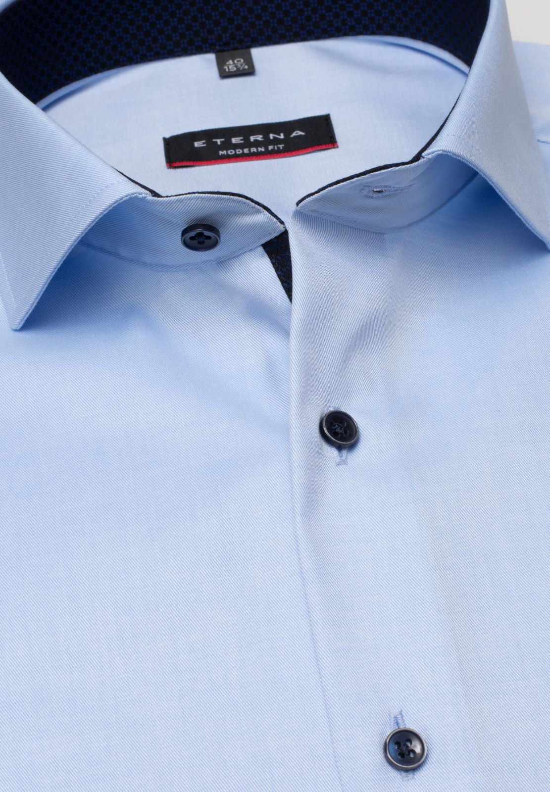 Modern Fit cover shirt with contrast button